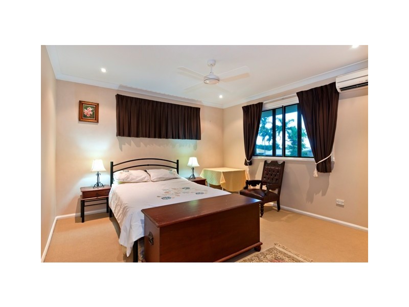 1  Ponticello Street, Whitfield QLD 4870