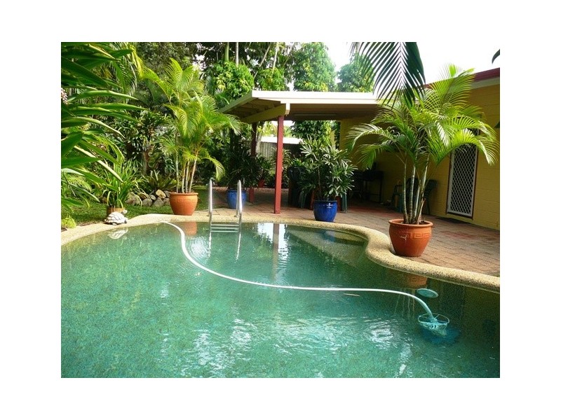 11 Windsor Close, Brinsmead QLD 4870