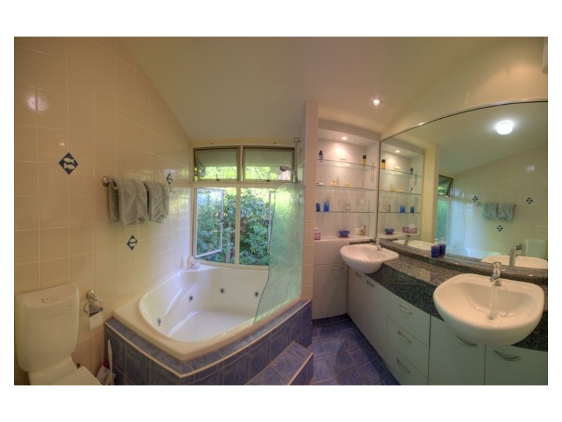 40  Hutchinson Street, Edge Hill QLD 4870