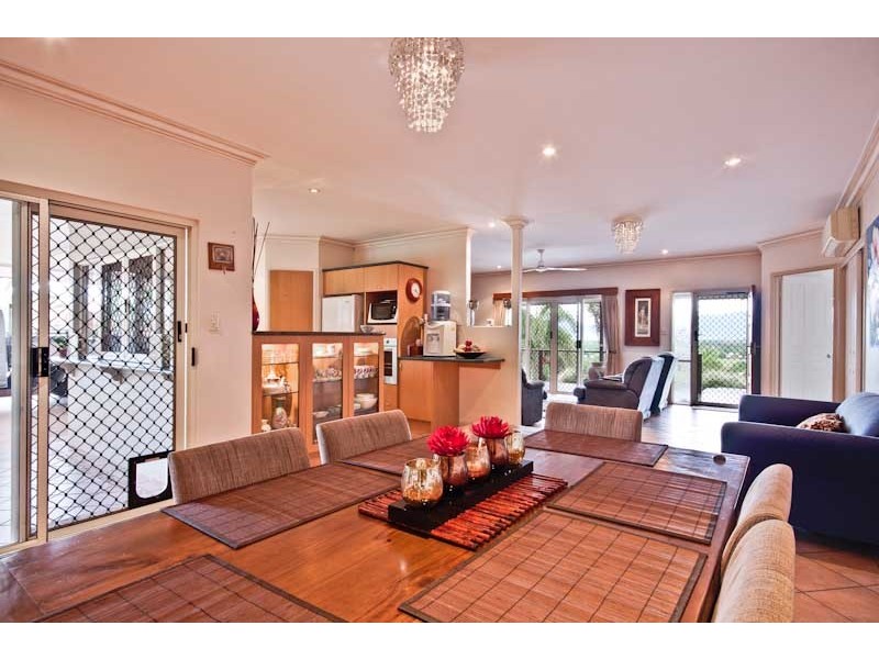 Bentley Park QLD 4869
