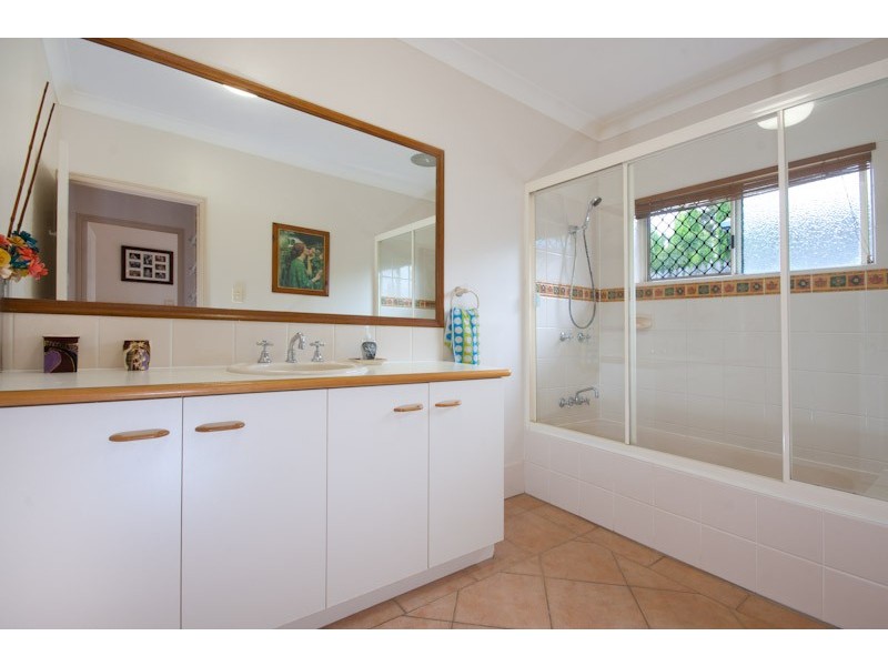 Bentley Park QLD 4869