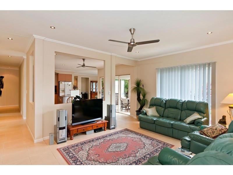 10 McColl Close, Redlynch QLD 4870