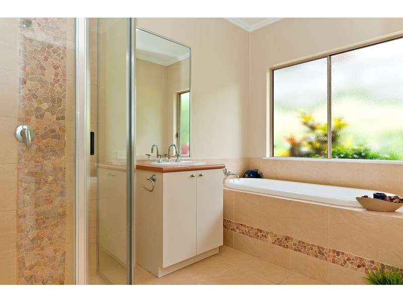 10 McColl Close, Redlynch QLD 4870