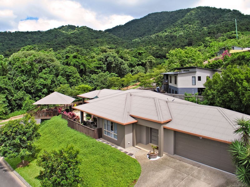 10 McColl Close, Redlynch QLD 4870