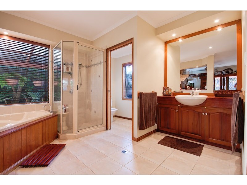 11 Mermaid Close, Bentley Park QLD 4869