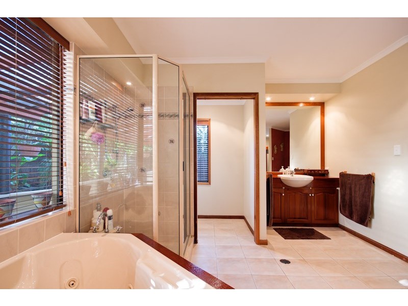 11 Mermaid Close, Bentley Park QLD 4869