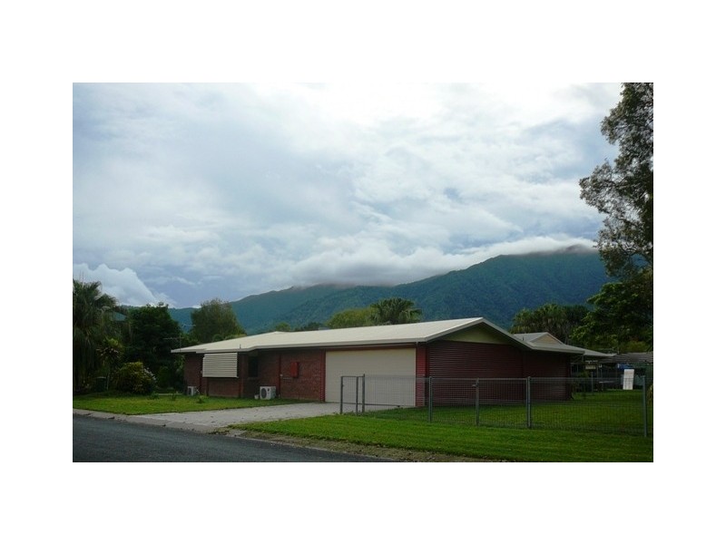 2  Hessels Close, Brinsmead QLD 4870
