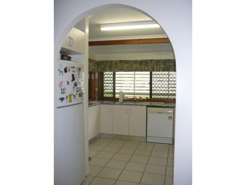 2  Hessels Close, Brinsmead QLD 4870