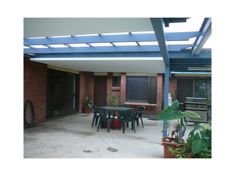 2  Hessels Close, Brinsmead QLD 4870