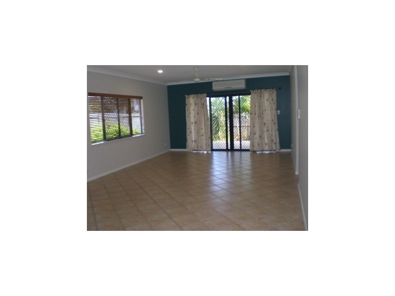 Bentley Park QLD 4869
