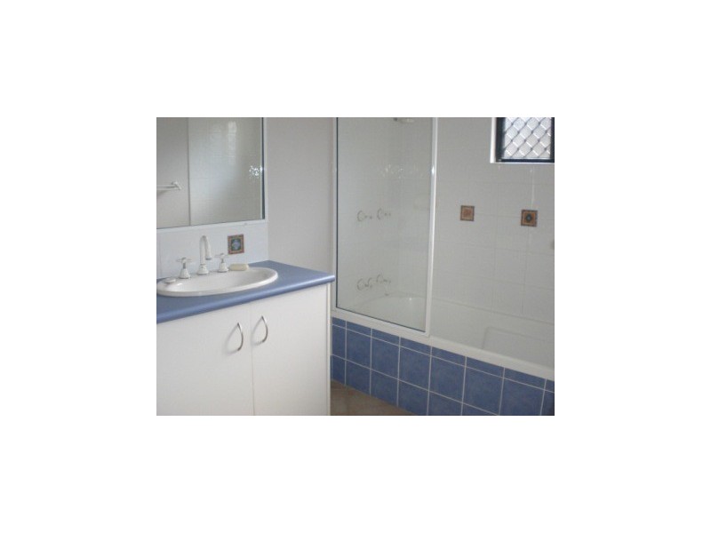 Bentley Park QLD 4869