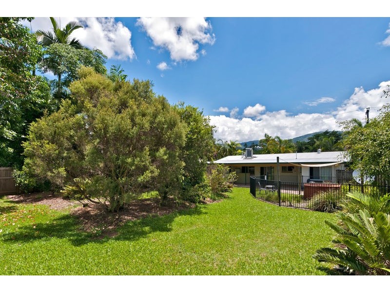 20 Dunbar Street, Mooroobool QLD 4870
