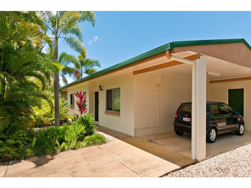 20 Dunbar Street, Mooroobool QLD 4870