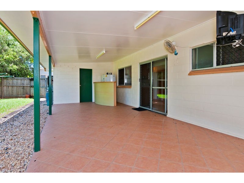 20 Dunbar Street, Mooroobool QLD 4870