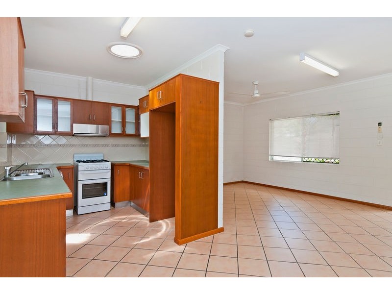 20 Dunbar Street, Mooroobool QLD 4870