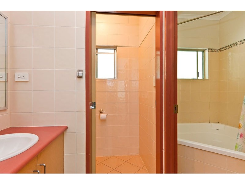 20 Dunbar Street, Mooroobool QLD 4870