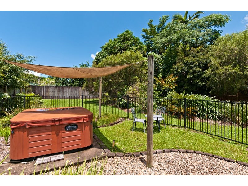 20 Dunbar Street, Mooroobool QLD 4870