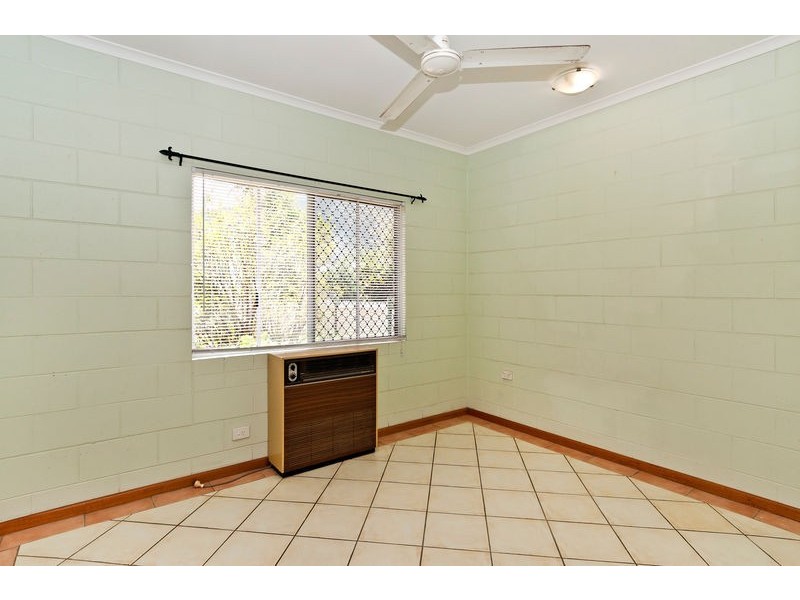 20 Dunbar Street, Mooroobool QLD 4870
