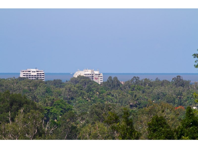 1 Rosemont Court, Mooroobool QLD 4870