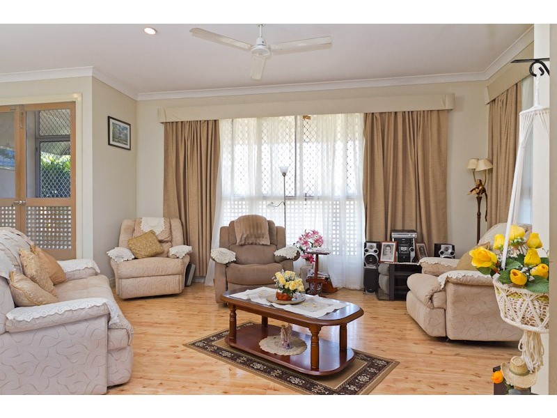 1 Rosemont Court, Mooroobool QLD 4870