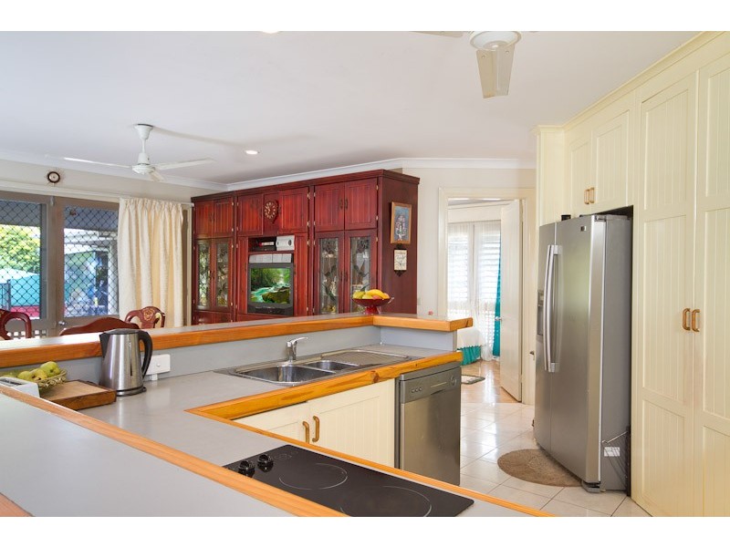 1 Rosemont Court, Mooroobool QLD 4870