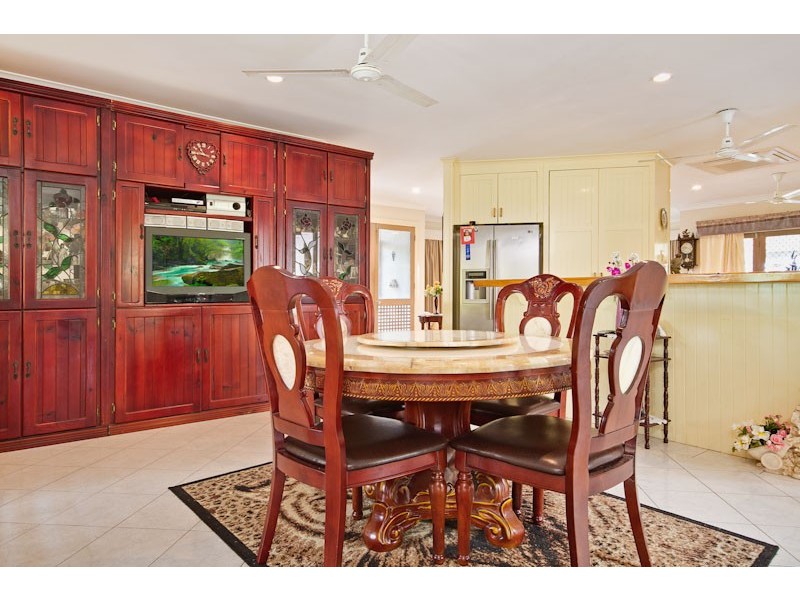 1 Rosemont Court, Mooroobool QLD 4870