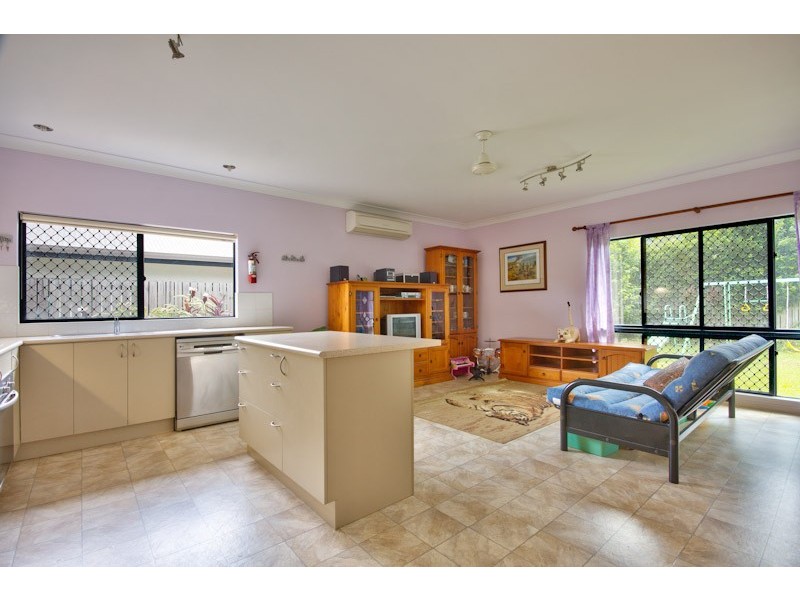 160 Timberlea Drive, Bentley Park QLD 4869
