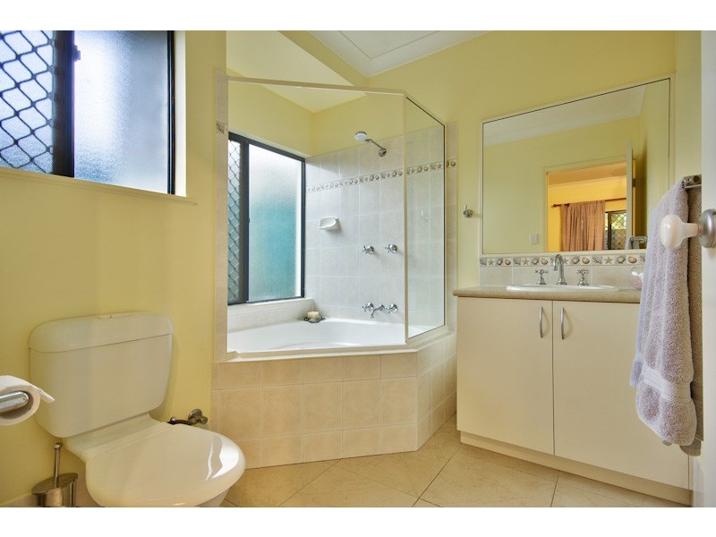 160 Timberlea Drive, Bentley Park QLD 4869
