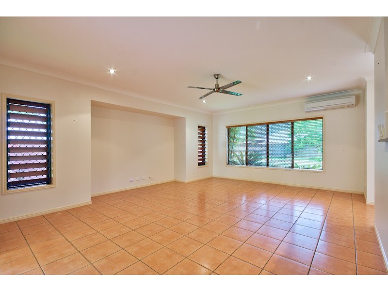10 Pavetta Close, Bentley Park QLD 4869