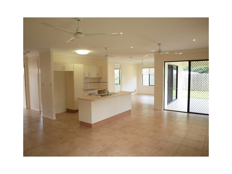 6 Chandra Close, Redlynch QLD 4870