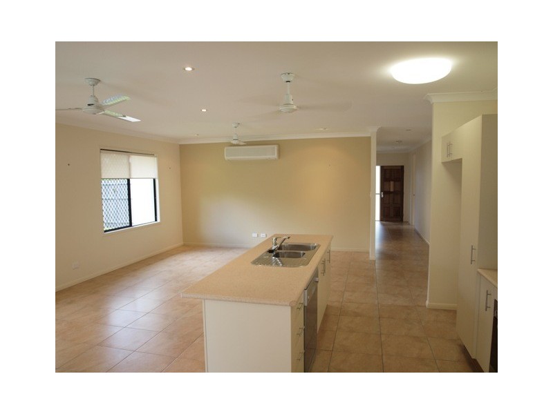 6 Chandra Close, Redlynch QLD 4870