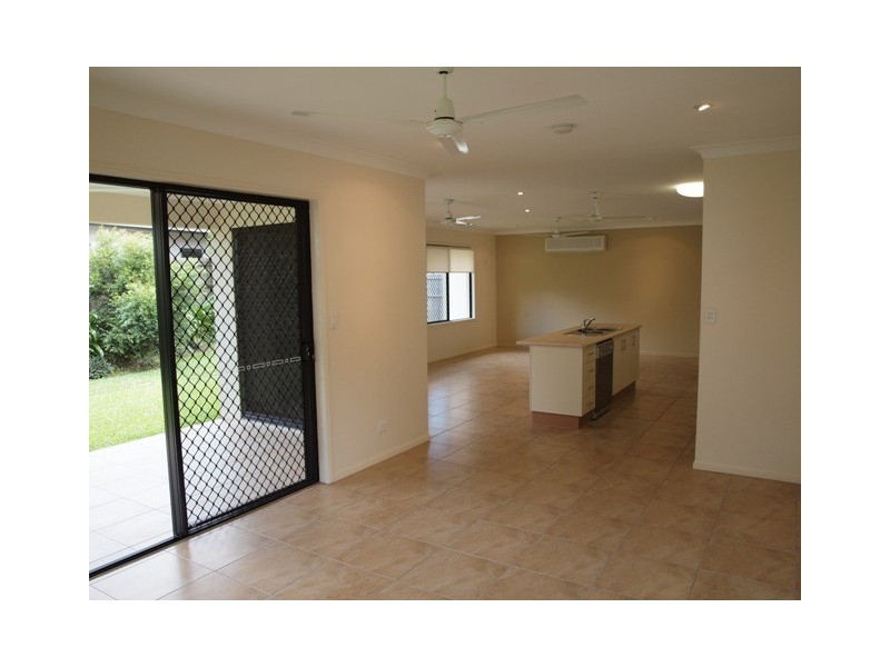 6 Chandra Close, Redlynch QLD 4870