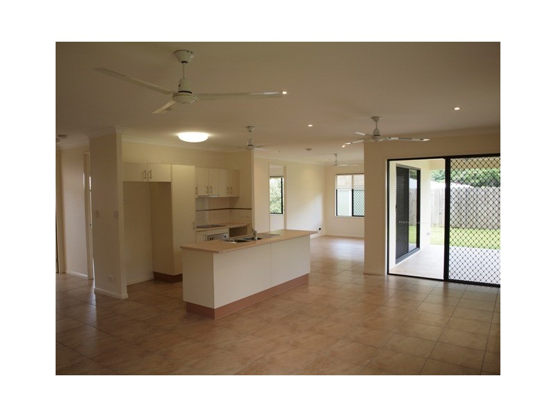 6 Chandra Close, Redlynch QLD 4870