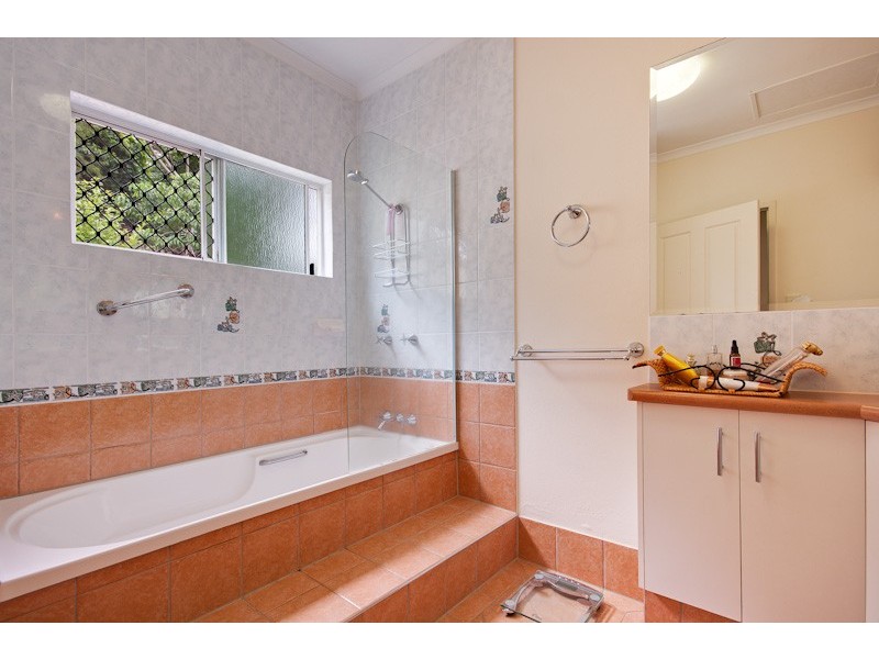 16 Benn Street, Brinsmead QLD 4870