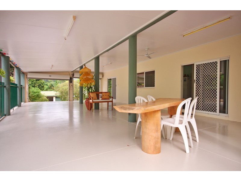 16 Benn Street, Brinsmead QLD 4870