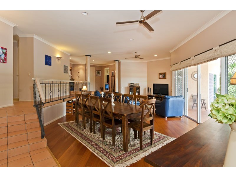 17 Olfersia Court, Mooroobool QLD 4870