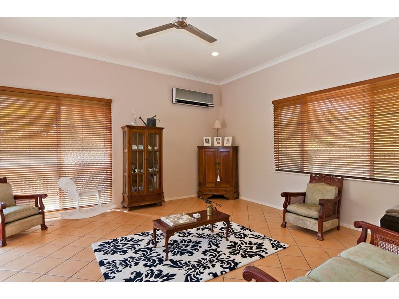 17 Olfersia Court, Mooroobool QLD 4870