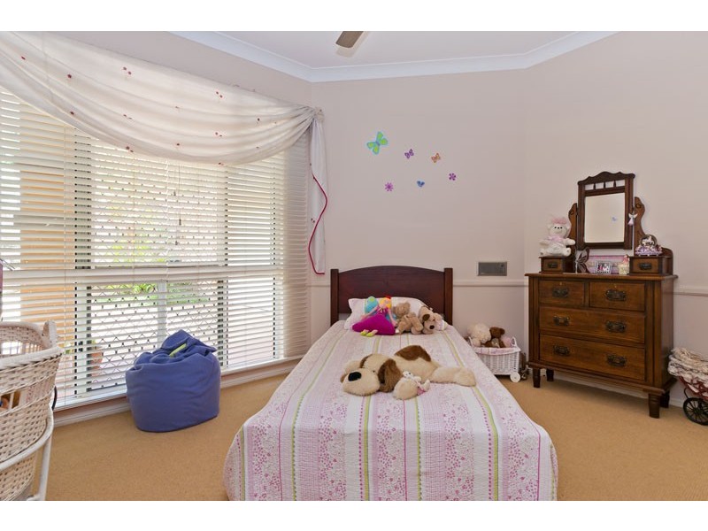 17 Olfersia Court, Mooroobool QLD 4870