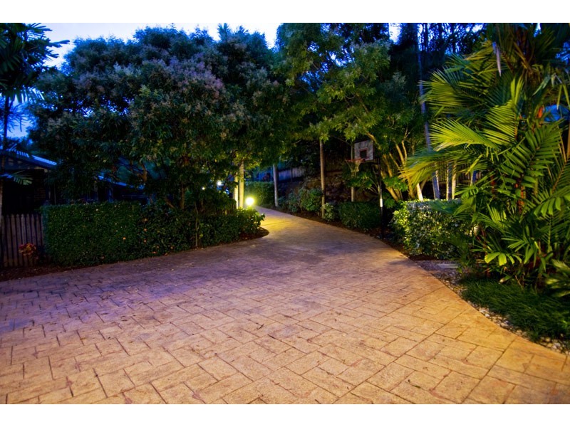 17 Olfersia Court, Mooroobool QLD 4870