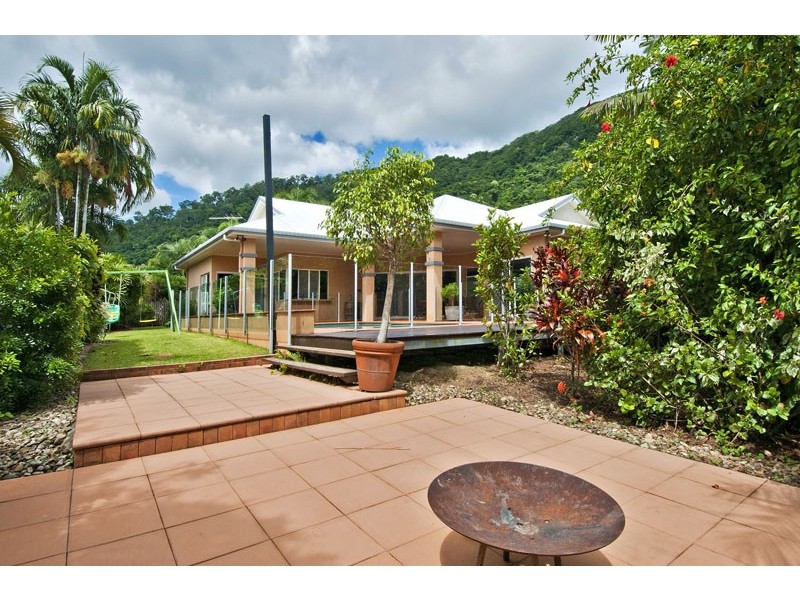17 Olfersia Court, Mooroobool QLD 4870