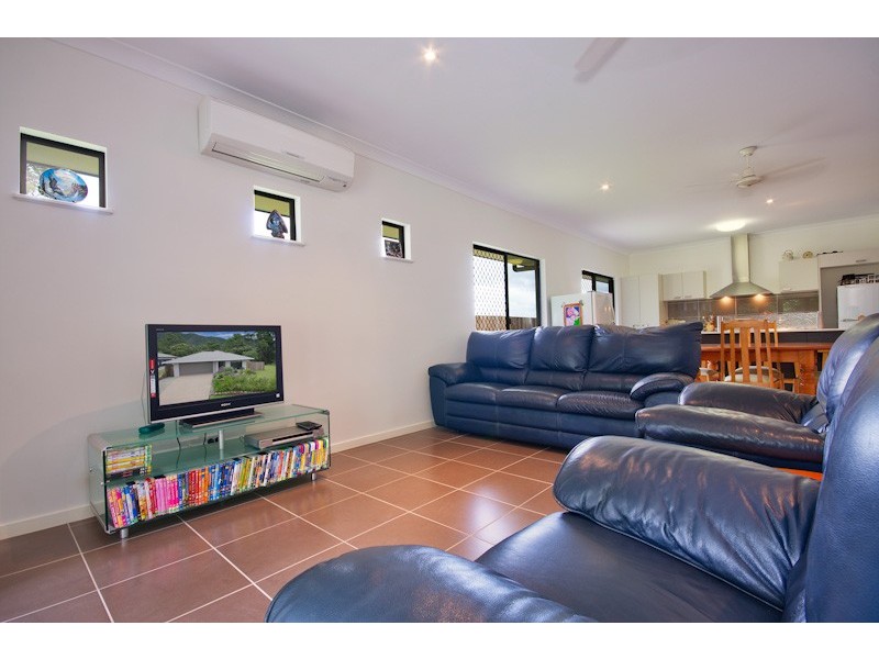 13 Anniebuka, Bentley Park QLD 4869