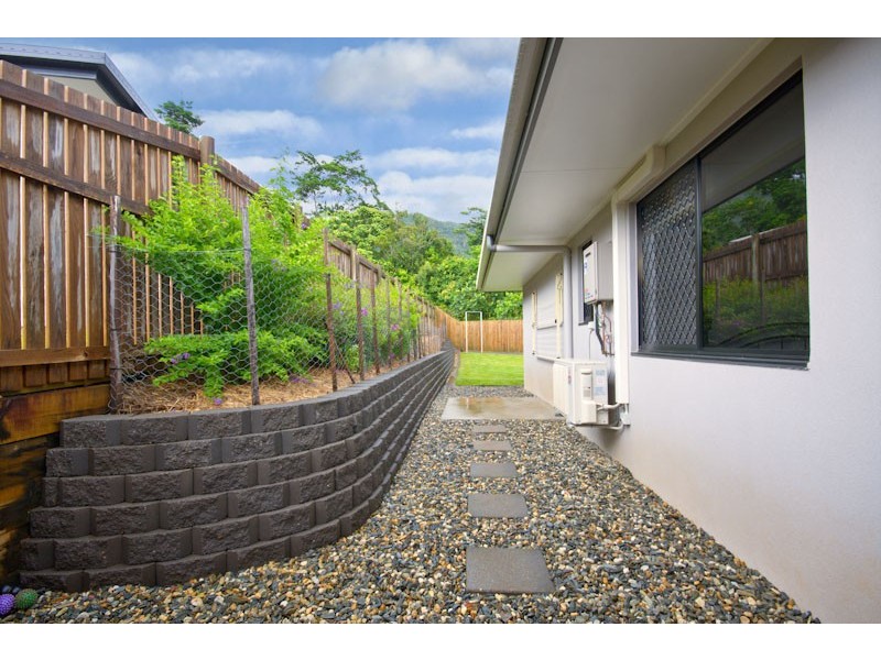 13 Anniebuka, Bentley Park QLD 4869