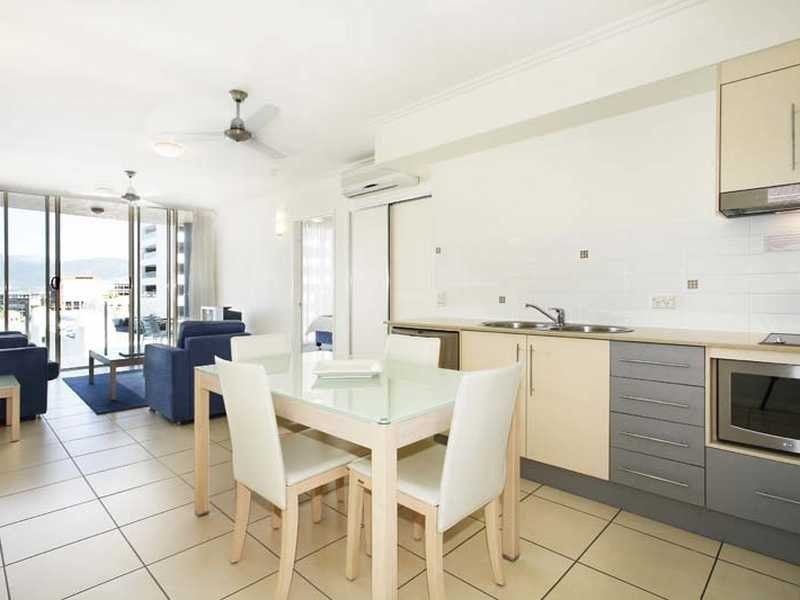 201/6 Lake Street, Cairns City QLD 4870