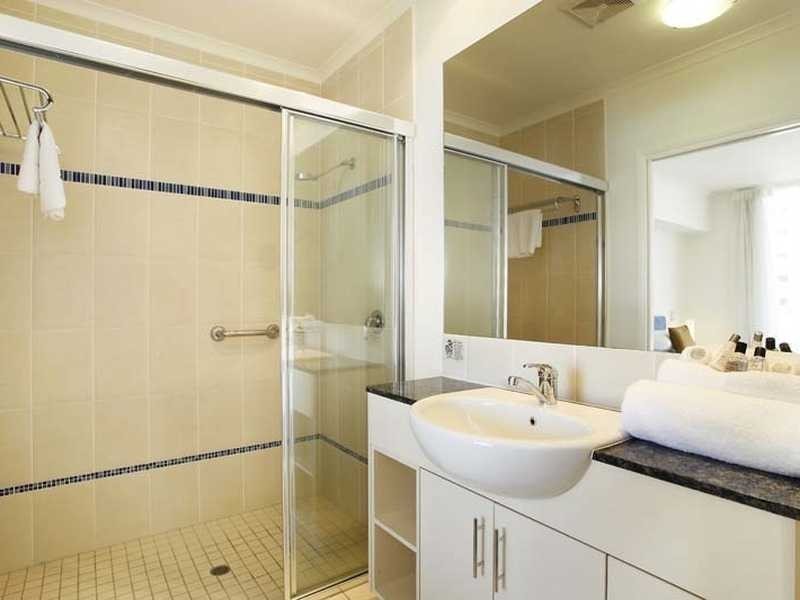 201/6 Lake Street, Cairns City QLD 4870