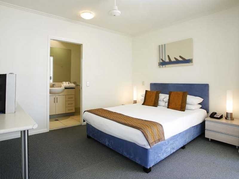 201/6 Lake Street, Cairns City QLD 4870