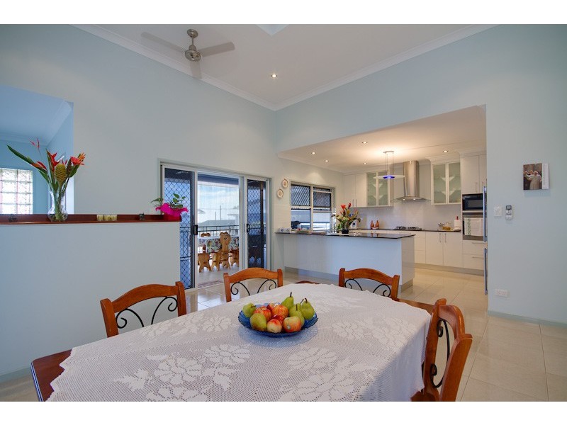6 Wrasse Close, Kanimbla QLD 4870