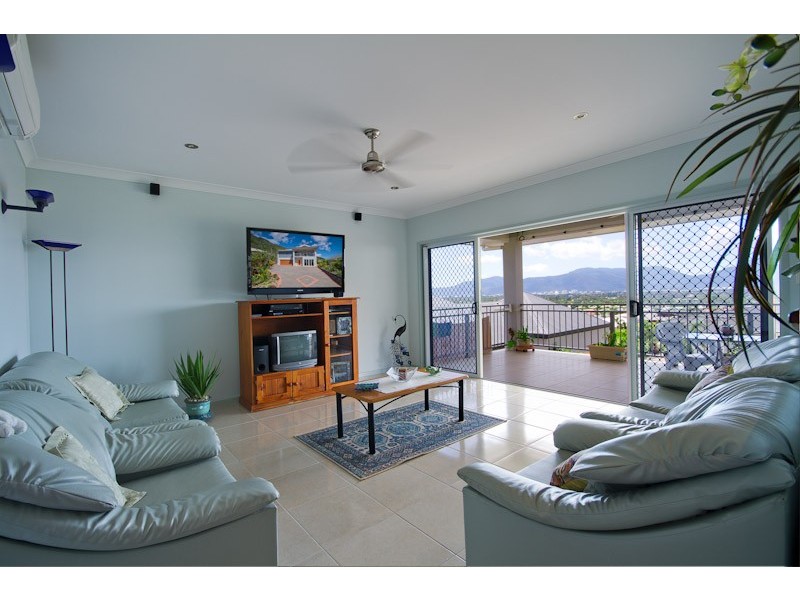 6 Wrasse Close, Kanimbla QLD 4870