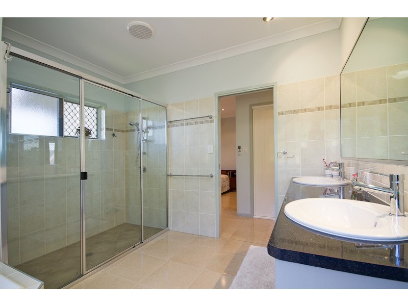 6 Wrasse Close, Kanimbla QLD 4870