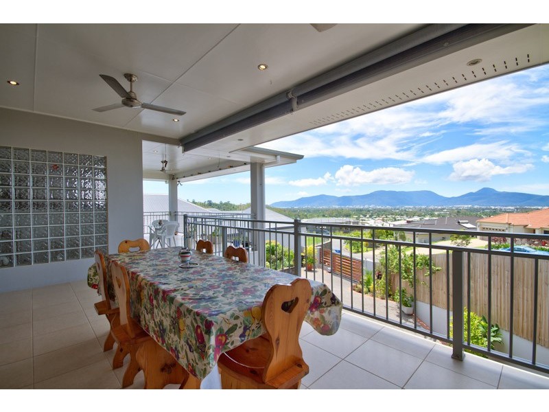 6 Wrasse Close, Kanimbla QLD 4870