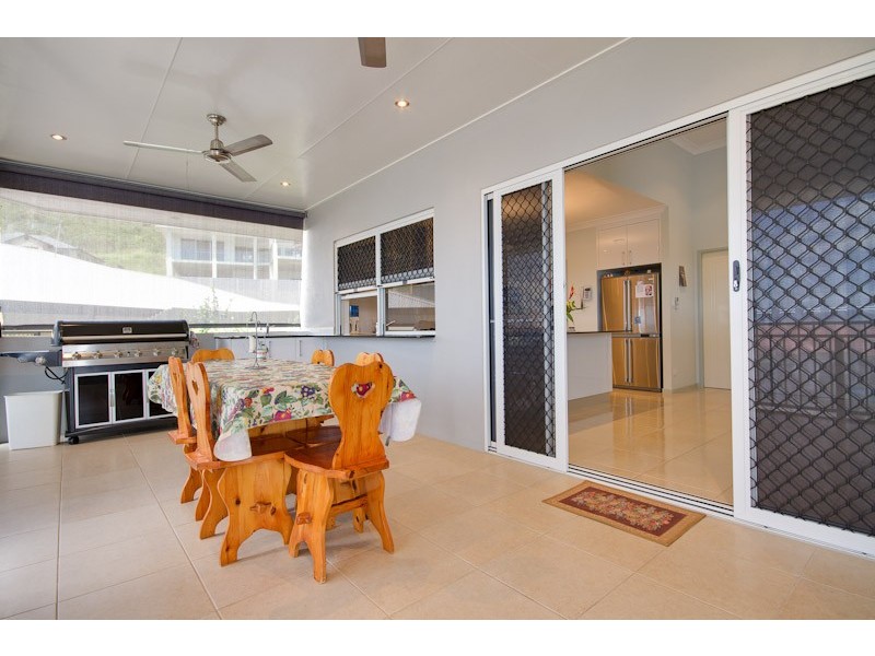 6 Wrasse Close, Kanimbla QLD 4870